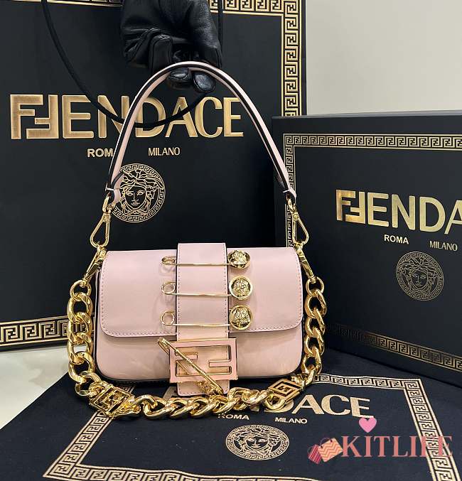 Kitlife Fendace Brooch mini baguette Fendace Pink leather bag - 20*13*5cm - 1