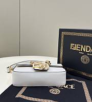 Kitlife Fendace Brooch mini baguette Fendace White leather bag - 20*13*5cm - 2