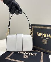 Kitlife Fendace Brooch mini baguette Fendace White leather bag - 20*13*5cm - 3