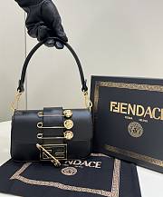 Kitlife Fendace Brooch mini baguette Fendace Black leather bag - 20*13*5cm - 1