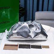 Kitlife Bottega Veneta Metallised leather clutch silver pouch - 618128 - 38x18x18cm - 1