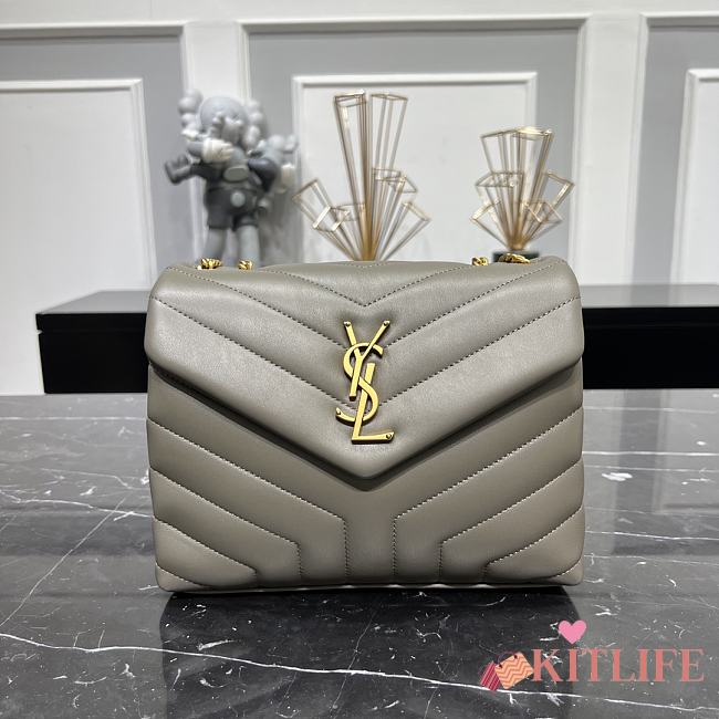 Kitlife YSL Loulou SMALL CHAIN BAG IN MATELASSÉ Grey Gold and Silver - 23 X 17 X 9 CM - 1