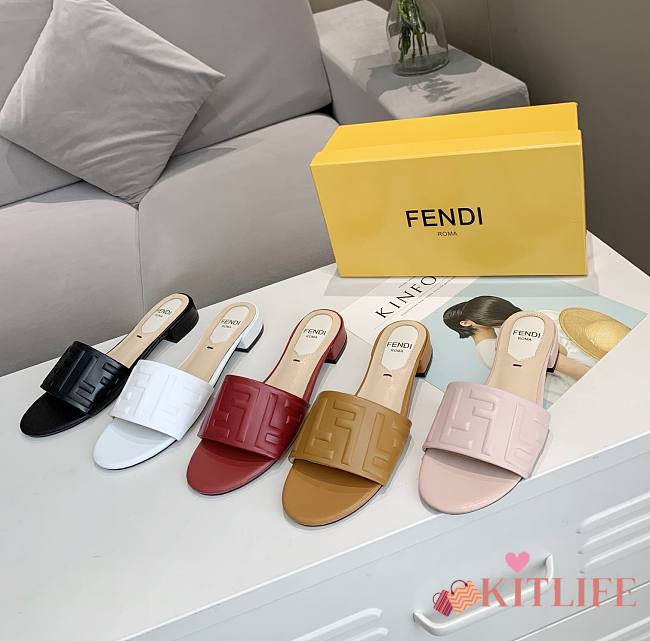 Kitlife Fendi Open Toe Flat Sandals - 1