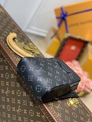 Kitlife Louis Vuitton OUTDOOR SLINGBAG BLACK - M30741 - 13 x 21 x 5 cm - 6