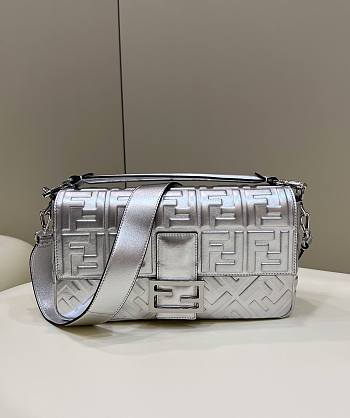 Kitlife Fendi Baguette Silver - 32cm