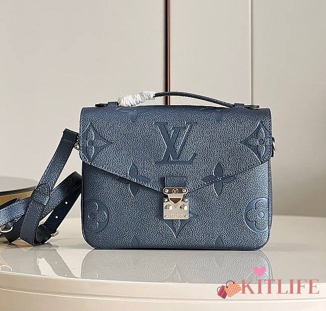 Kitlife Louis Vuitton Pochette Metis Monogram Empreinte Leather Fabric Metallic Blue - M59211 – 25.0 x 19.0 x 7.0 cm - 1