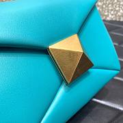 Kitlife Valentino ONE STUD NAPPA BAG WITH CHAIN Blue Gold Hardware - 19x14x11cm - 5