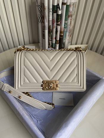 Kitlife Chanel Le Boy Old Medium Chevron Caviar Leather White (Silver/Gold Hardware) - 25cm