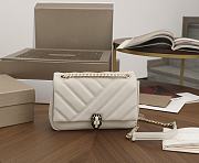 KITLIFE BULGARI SERPENTI CABOCHON WHITE SHOULDER BAG - 22.5X15X10cm - 1