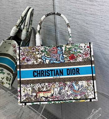 Kitlife Dior Book Tote Medium Latte D-Constellation Embroidery - 36 x 27.5 x 16.5 cm