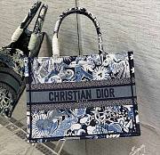 Kitlife Dior Book Tote Medium Blue Multicolor Zodiac Fantastico Embroidery  - 36 x 27.5 x 16.5 cm - 1