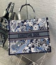 Kitlife Dior Book Tote Large Blue Multicolor Zodiac Fantastico Embroidery - 42x25x18cm - 1