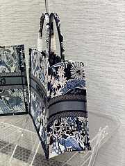 Kitlife Dior Book Tote Large Blue Multicolor Zodiac Fantastico Embroidery - 42x25x18cm - 4