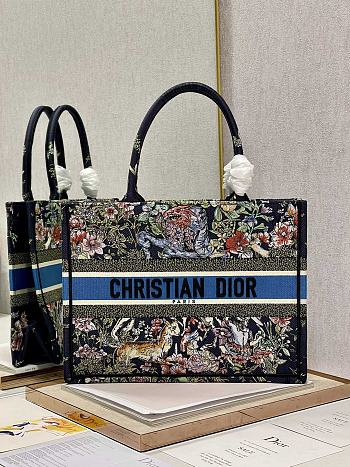 Kitlife Dior Book Tote Medium Blue D-Constellation Embroidery - 36 x 27.5 x 16.5 cm