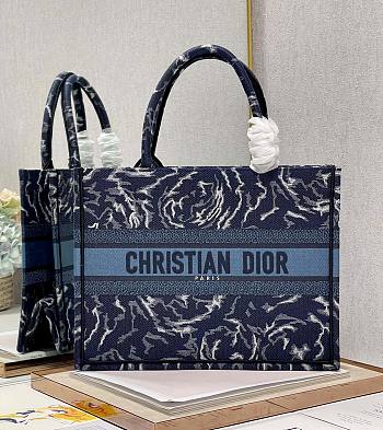 Kitlife Dior Book Tote Medium Blue Dior Roses Embroidery - 35x28cm