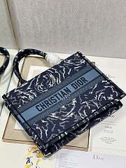 Kitlife Dior Book Tote Medium Blue Dior Roses Embroidery - 35x28cm - 2