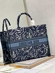 Kitlife Dior Book Tote Large Blue Dior Roses Embroidery - 42x36x18cm - 2