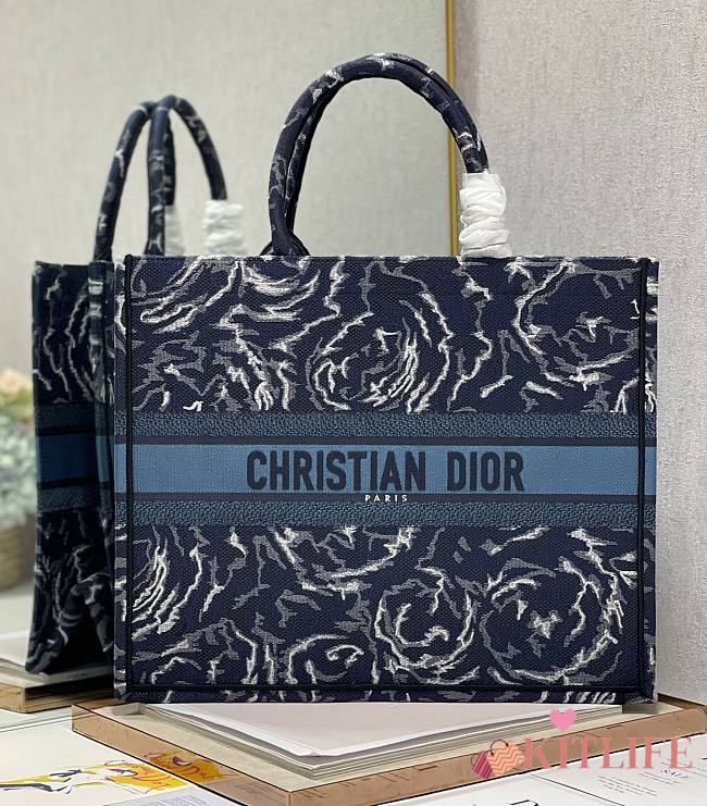 Kitlife Dior Book Tote Large Blue Dior Roses Embroidery - 42x36x18cm - 1