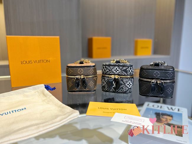 Kitlife Louis Vuitton VANITY MONOGRAM BAG CHARM - M00545  - 1