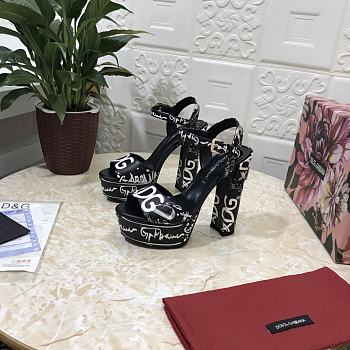 Kitlife D&G platform sandals black