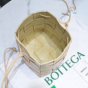 	 Kitlife Bottega Veneta Cassette Small Intrecciato Leather Bucket Porridge Bag - 19x14x13cm - 5