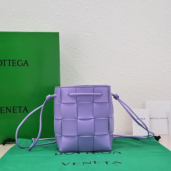 	 Kitlife Bottega Veneta Cassette Small Intrecciato Leather Bucket Wisteria Bag - 19x14x13cm