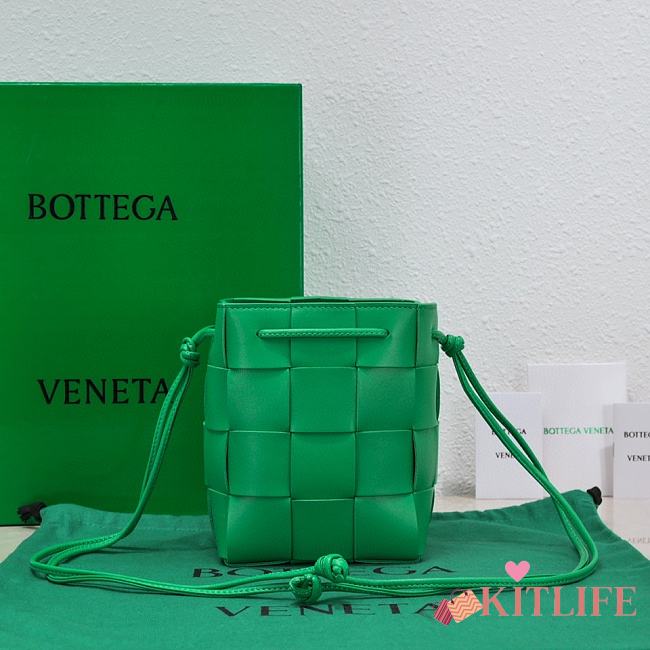 Kitlife Bottega Veneta Cassette Small Intrecciato Leather Bucket Parakeet Bag - 19x14x13cm - 1