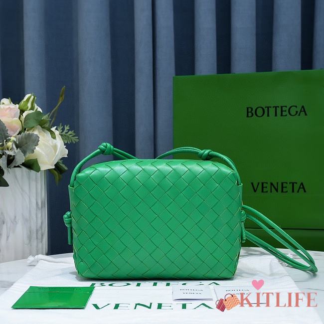 	 Kitlife Bottega Veneta Small Loop Camera Bag Parakeet - 22x15.5x9cm - 1