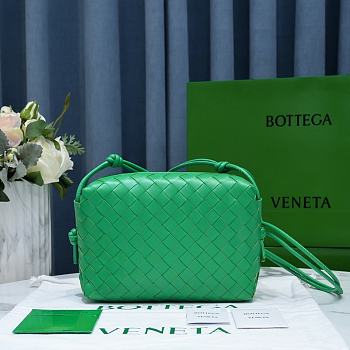 	 Kitlife Bottega Veneta Small Loop Camera Bag Parakeet - 22x15.5x9cm