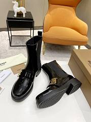 Kitlife Burberry Monogram Motif Patent Leather Chelsea Boots in Black  - 5