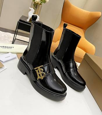 Kitlife Burberry Monogram Motif Patent Leather Chelsea Boots in Black 