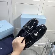 	 Kitlife Prada logo-plaque patent leather loafers  - 5