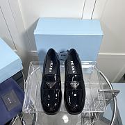 	 Kitlife Prada logo-plaque patent leather loafers  - 3