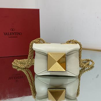 Kitlife Valentino ONE STUD NAPPA MICRO BAG WITH CHAIN Ivory - 11x8x5cm