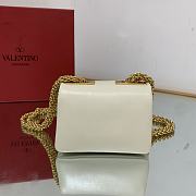 Kitlife Valentino ONE STUD NAPPA MICRO BAG WITH CHAIN Ivory - 11x8x5cm - 2