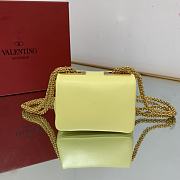 	 Kitlife Valentino ONE STUD NAPPA MICRO BAG WITH CHAIN YELLOW - 11x8x5cm - 3