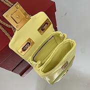 	 Kitlife Valentino ONE STUD NAPPA MICRO BAG WITH CHAIN YELLOW - 11x8x5cm - 2