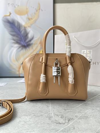 	 Kitlife Givenchy Antigona Lock mini beige leather top handle bag - 23*27*13cm