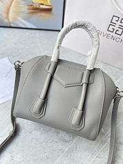 	 Kitlife Givenchy Antigona Lock mini grey leather top handle bag - 23*27*13cm - 4