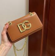 	 Kitlife Dolce & Gabbana Brown DG Logo Chained Crossbody Bag - 21*13*3.5cm - 1