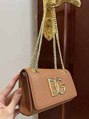 	 Kitlife Dolce & Gabbana Brown DG Logo Chained Crossbody Bag - 21*13*3.5cm - 5