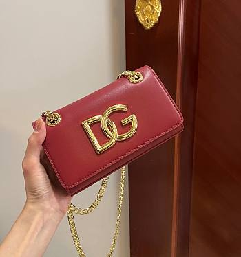 	 Kitlife Dolce & Gabbana Red DG Logo Chained Crossbody Bag - 21*13*3.5cm