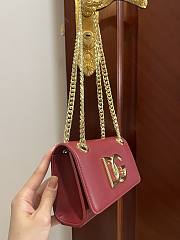 	 Kitlife Dolce & Gabbana Red DG Logo Chained Crossbody Bag - 21*13*3.5cm - 5