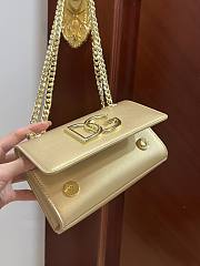 	 Kitlife Dolce & Gabbana Gold DG Logo Chained Crossbody Bag - 21*13*3.5cm - 4