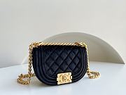 	 Kitlife Chanel SMALL BOY CHANEL MESSENGER BAG Velvet & Gold Metal Black - 15x9.5x4.5cm - 1