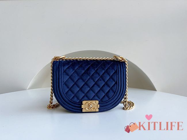 	 Kitlife Chanel BOY CHANEL MESSENGER BAG Velvet & Gold Metal Navy Blue - 12.5x18x6cm - 1