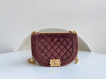 	 Kitlife Chanel BOY CHANEL MESSENGER BAG Velvet & Gold Metal Burgundy - 12.5x18x6cm