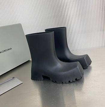 Kitlife Balenciaga Trooper Rubber Boot in black 