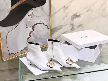 	 Kitlife Balenciaga White BB Patent Leather Ankle Boots