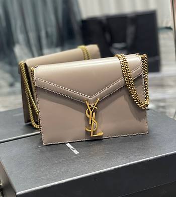 KITLIFE YSL CASSANDRA MEDIUM CHAIN BAG IN GRAIN DE POUDRE EMBOSSED DARK BEIGE LEATHER - 22x16.5x5.5cm